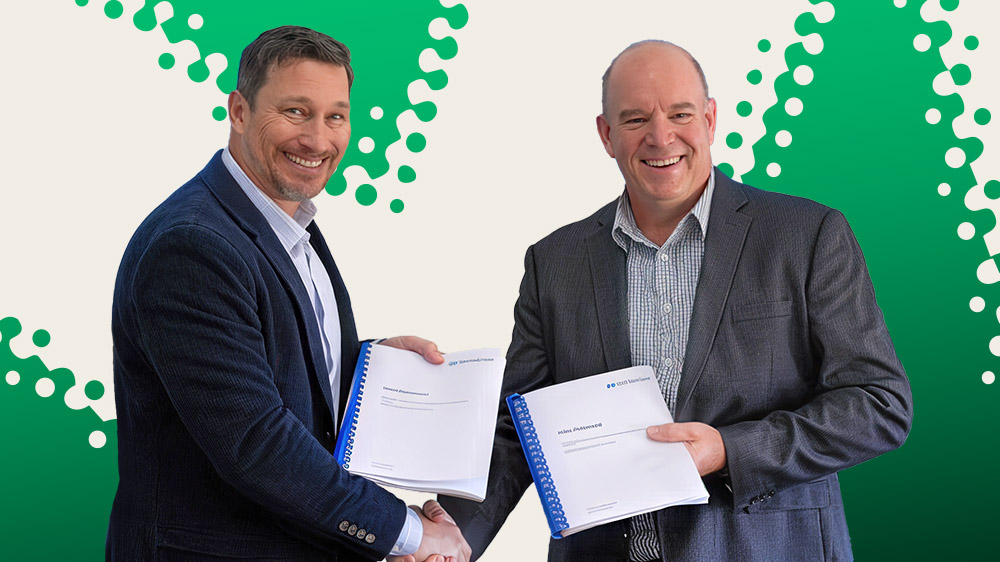 Pictured: Gavin Whiteside, Aspen Medical’s CEO in Fiji and MEDITECH Asia Pacific Managing Director Douglas Murray