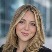 Sarah Busby headshot
